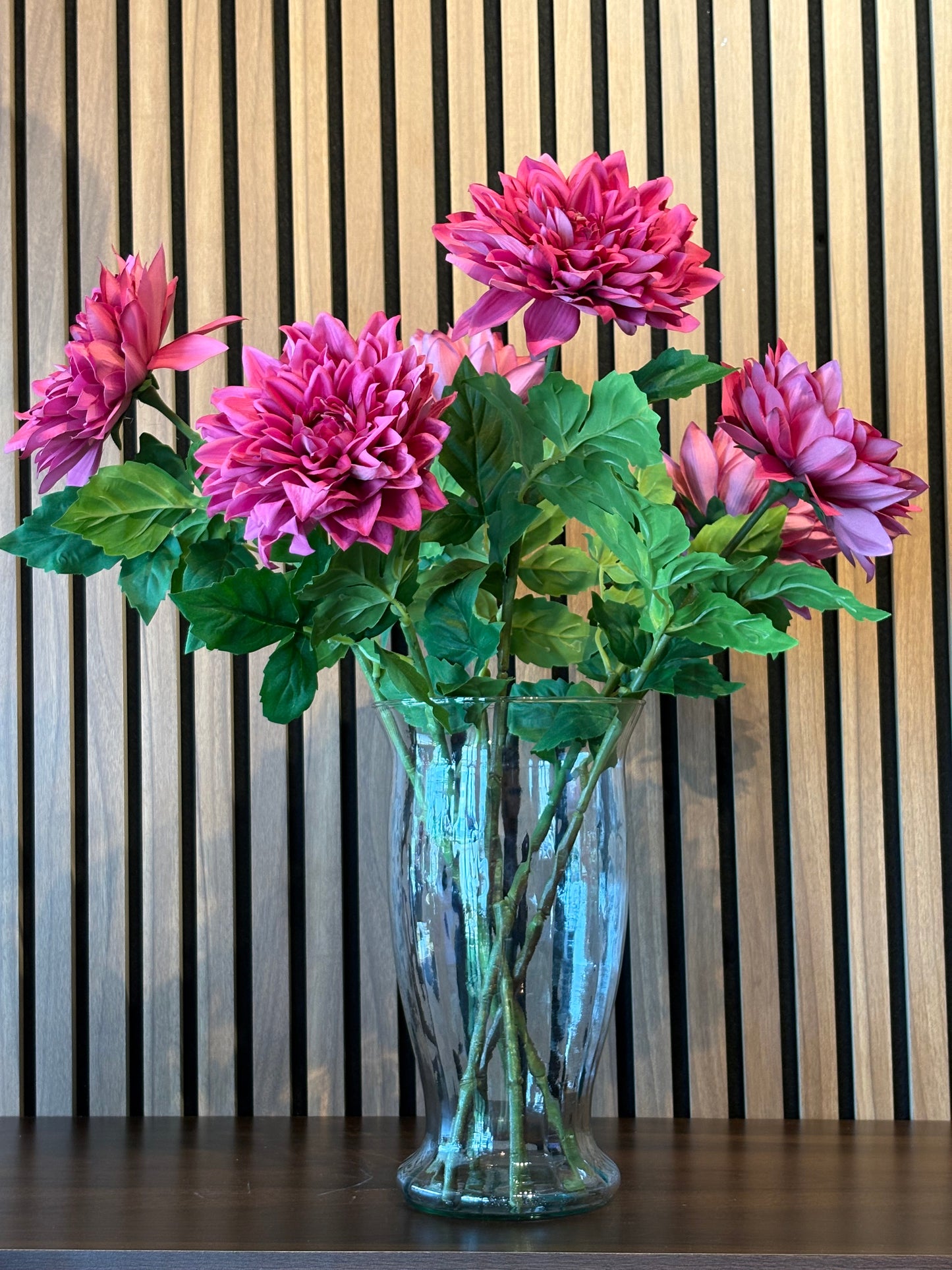 Dalia fuchsia, natural touch